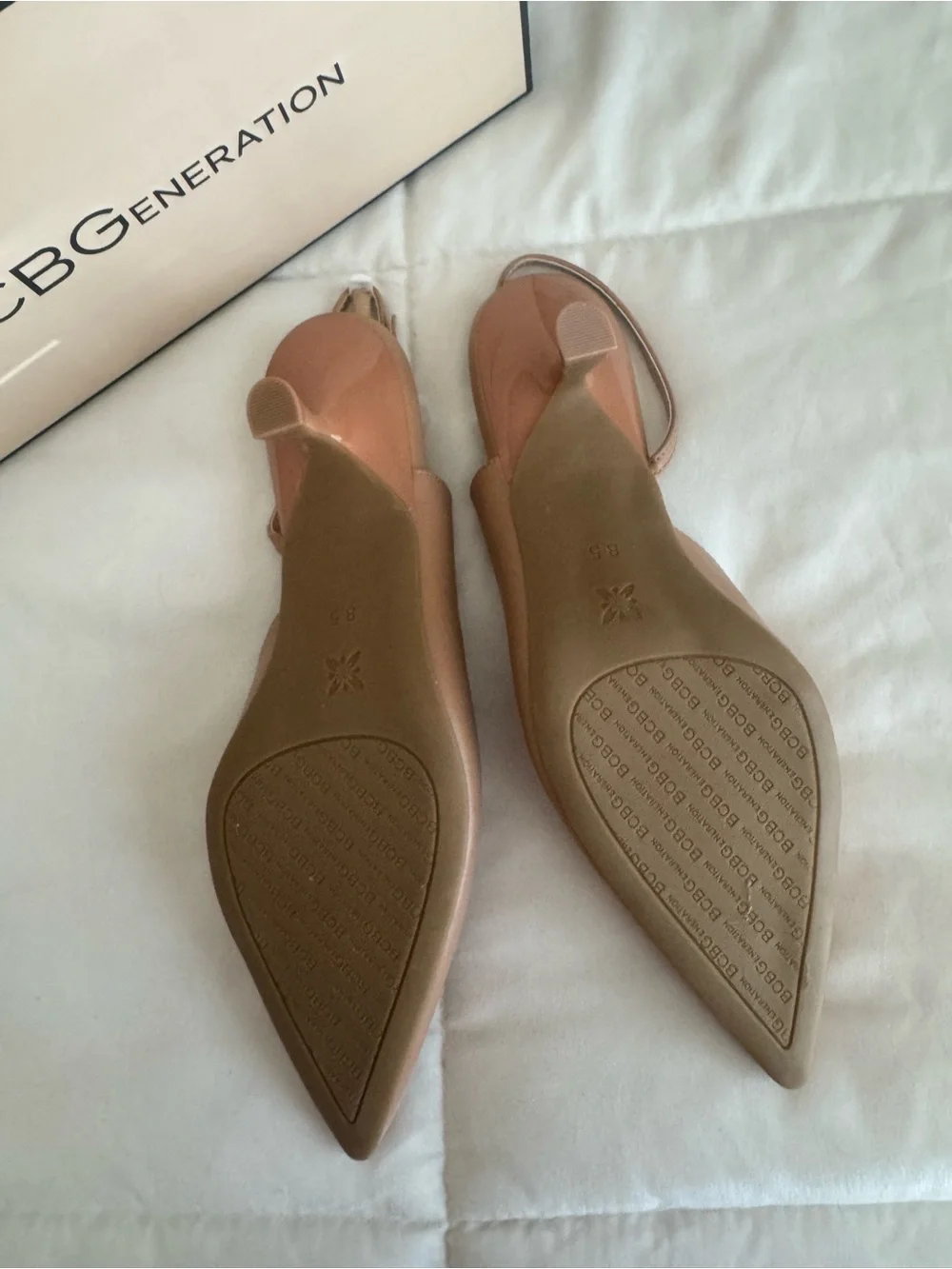 BCBGeneration Women's Tan Pointed Slingback heels - Smooth Leather Look